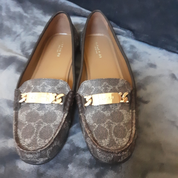 Authentic Coach Olive Loafers - Picture 2 of 7